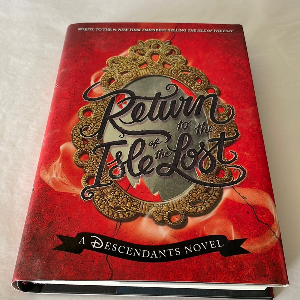 Descendants novel book return to‎ the isle of the lost hardback like new